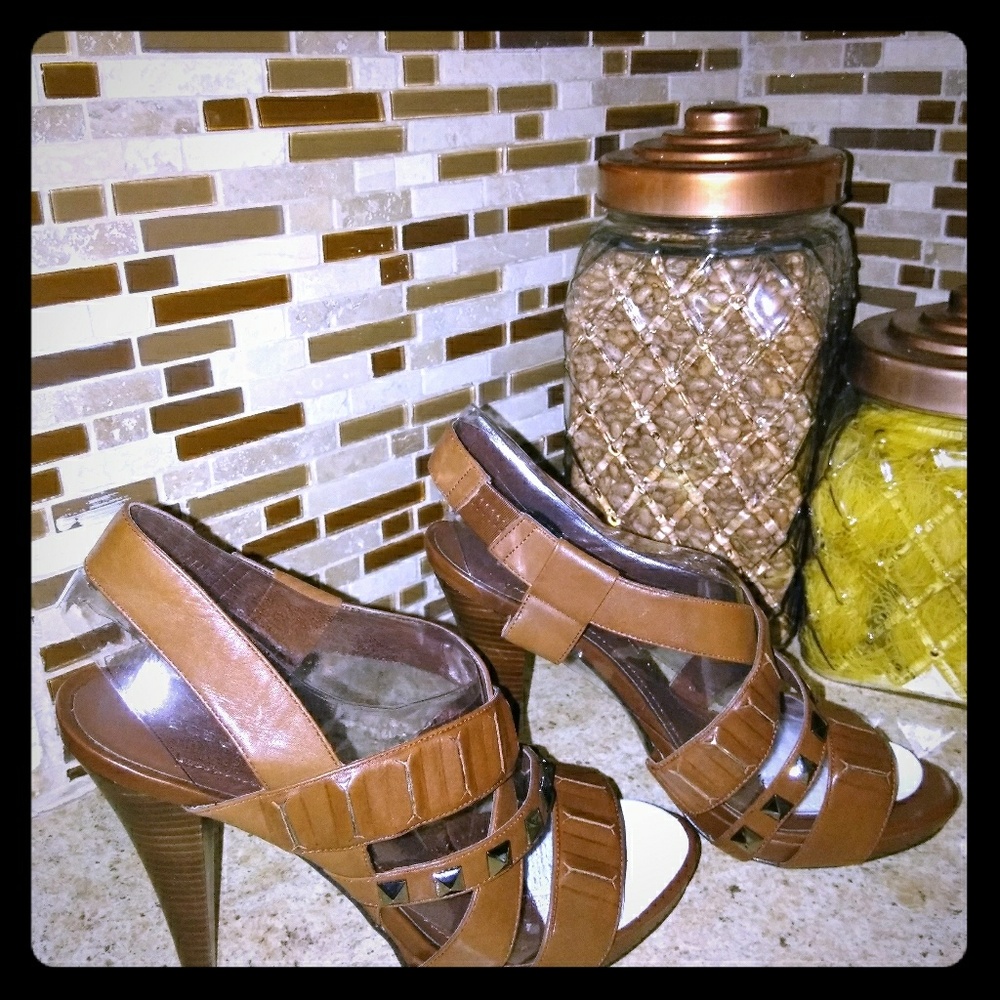 BCBG STILETTO SANDALS SIZE 11